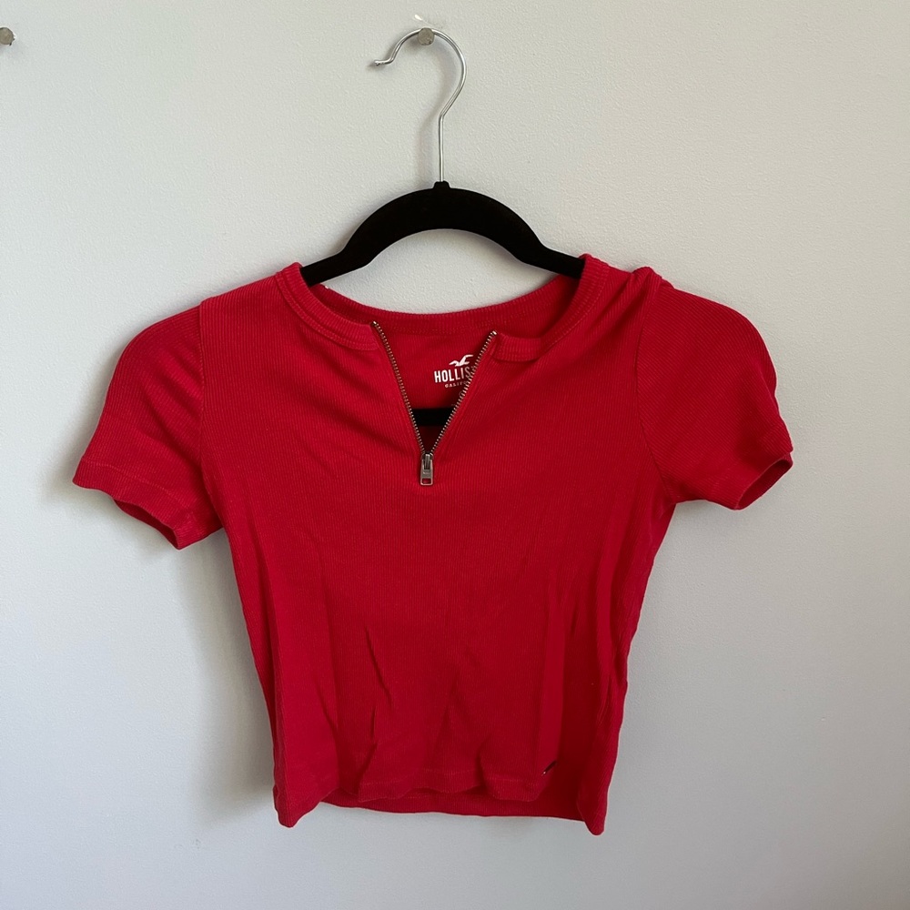Red Size XS Hollister Cropped T-Shirt